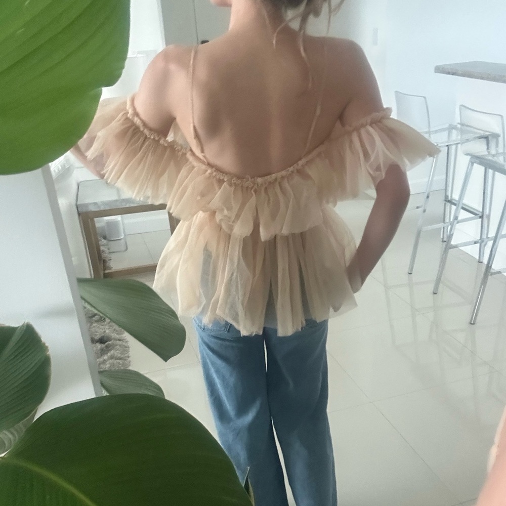 Simple Tan Ruffled Flutter Sleeve Blouse - Picture 3 of 5